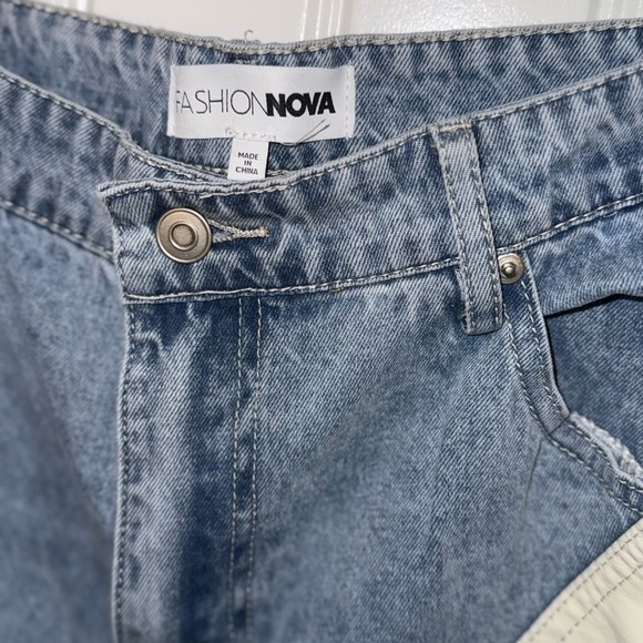 Fashion Nova Two-Tone Straight Leg Jeans Blue Pu Cream - Picture 7 of 9